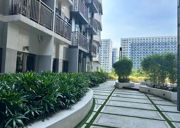 Moa Staycation With Netflix & Pool Access At Casa Bella S Residences Apartment