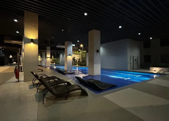 Moa Staycation With Netflix & Pool Access At Casa Bella S Residences