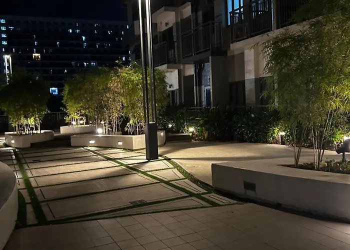 Moa Staycation With Netflix & Pool Access At Casa Bella S Residences * Manila