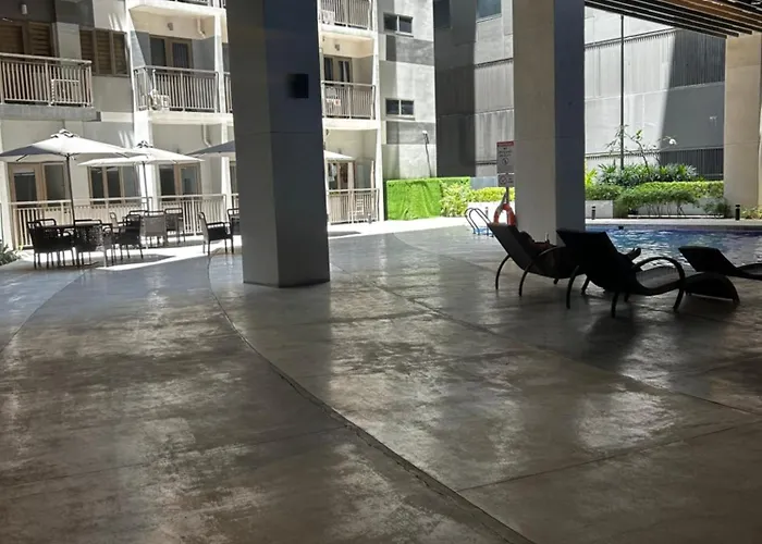 Moa Staycation With Netflix & Pool Access At Casa Bella S Residences Apartment *
