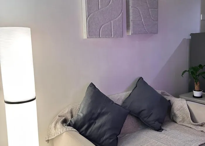 Moa Staycation With Netflix & Pool Access At Casa Bella S Residences Apartment *