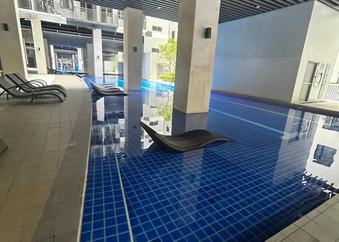 Moa Staycation With Netflix & Pool Access At Casa Bella S Residences